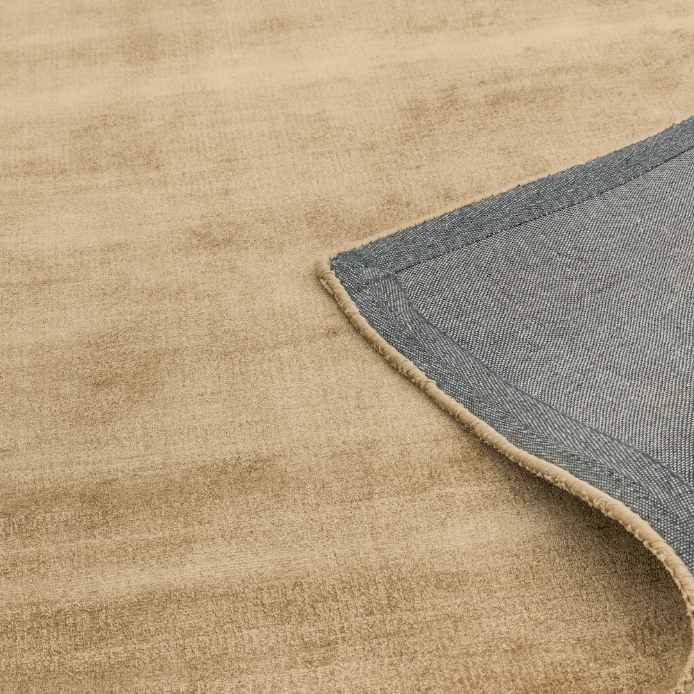 Blade Rug 120cm x 170cm Soft Gold