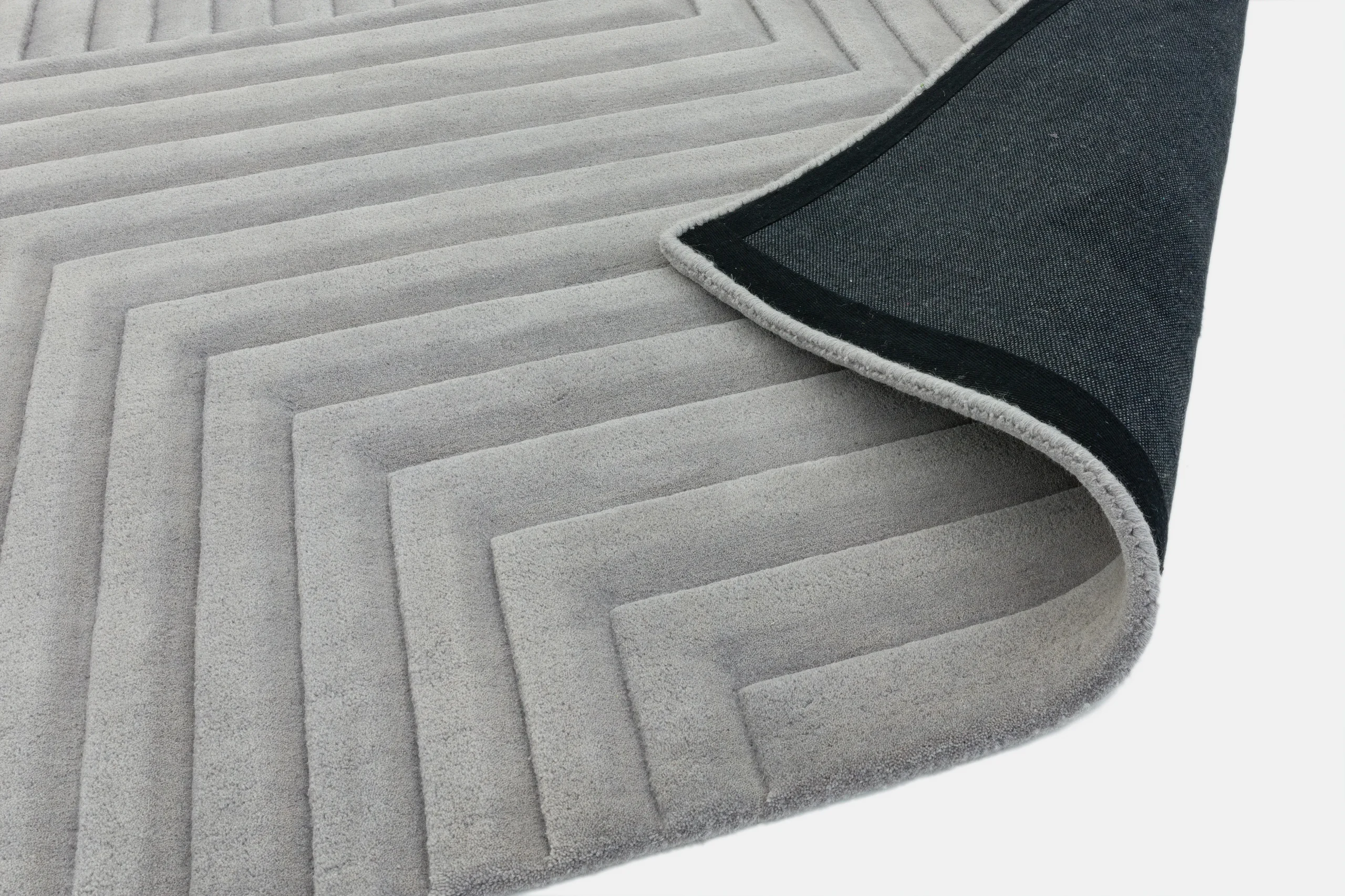 Form Rug 160cm x 230cm Silver
